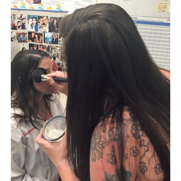 Meet your Posher, EmMarie ☕️ - Picture 4 of 8